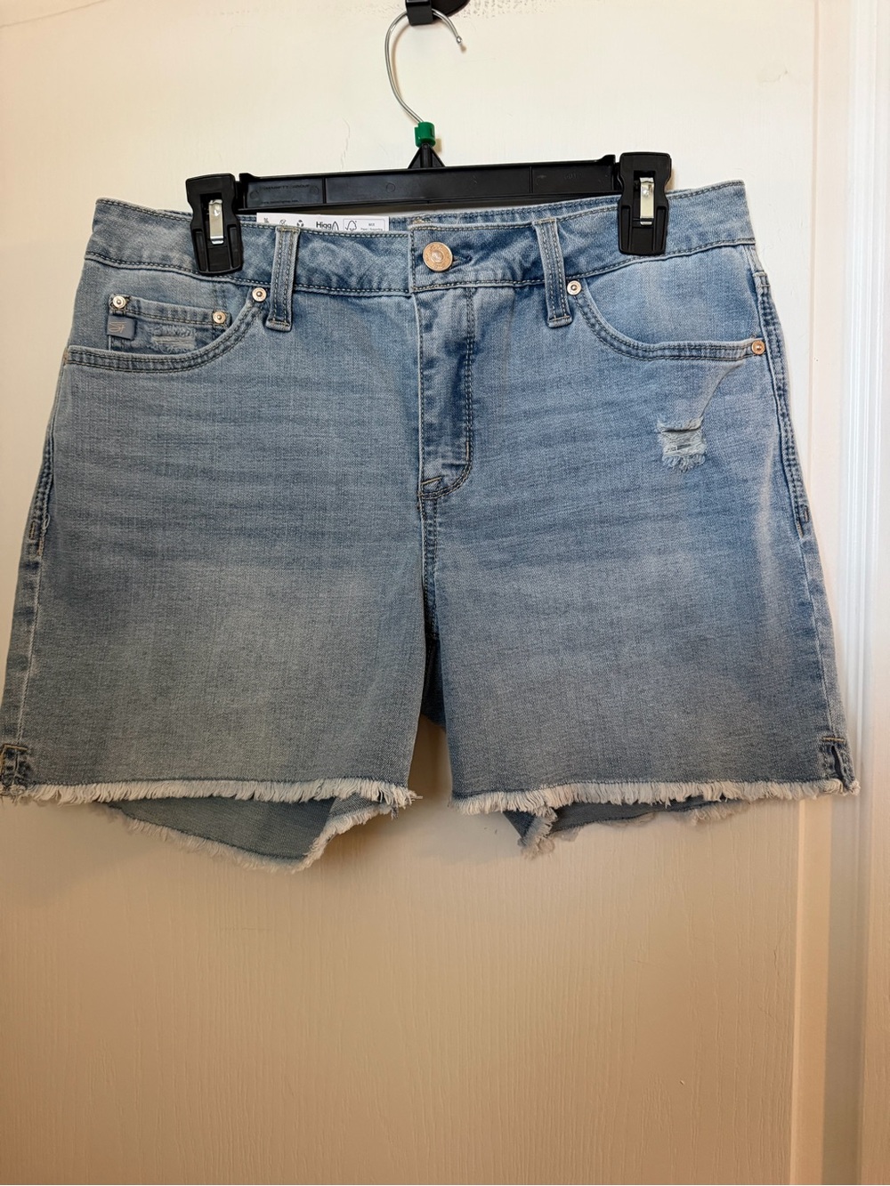 NWT Seven7 Weekend Denim Shorts 5" Fray Hem in Key West (light blue)   Size 8